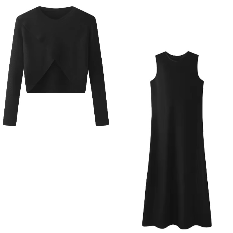 Robe longue élégante en satin pour femme, collection été 2025, avec haut tricoté assorti, ensemble chic décontracté pour femme, longueur maxi.