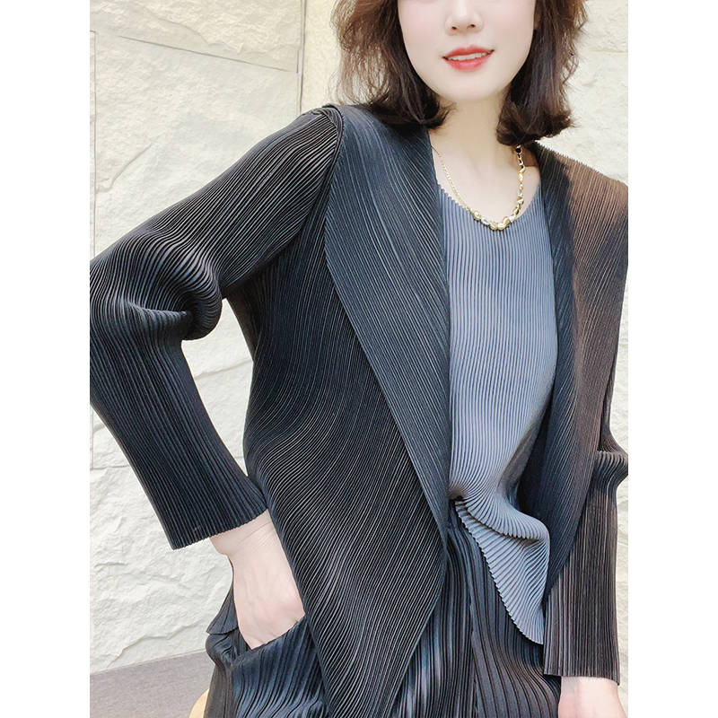Veste Printemps-Été 2026, Manteau de Protection Solaire, Cardigan Plissé à Manches Longues, Haut Tendance pour Femme, Manteaux Courts Amples et Légers
