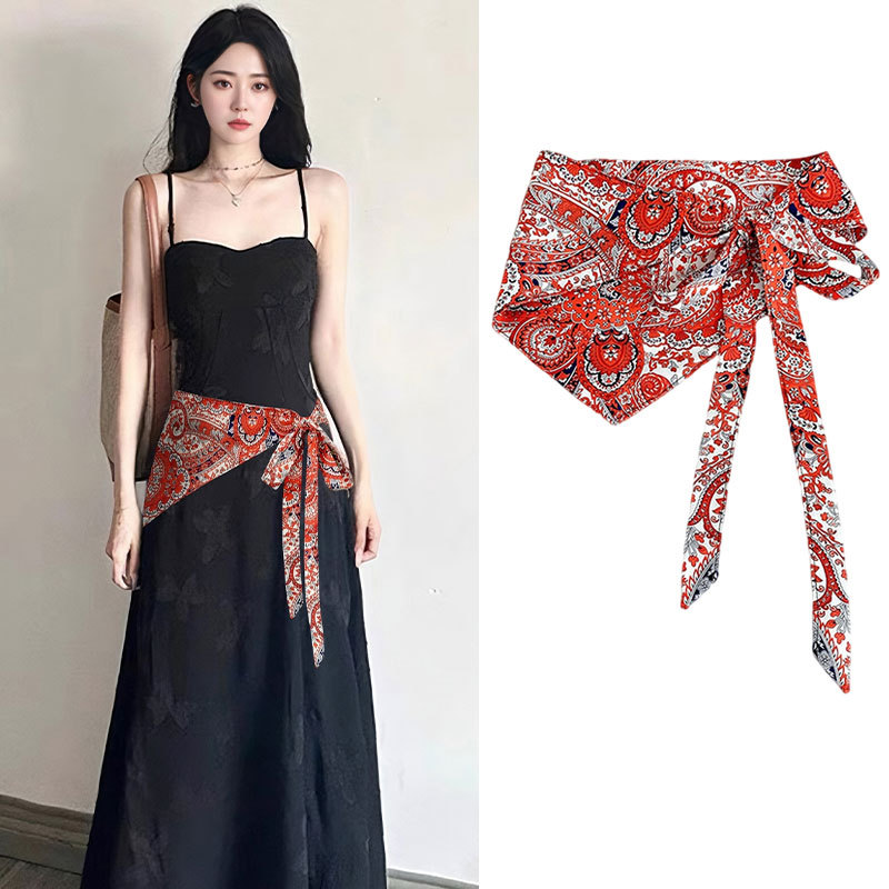 Écharpe triangulaire en soie motif fleur de cajou pour femme, style bohème vintage, foulard enveloppant pour le cou et la tête, idéal pour le quotidien, les voyages, cadeau tendance