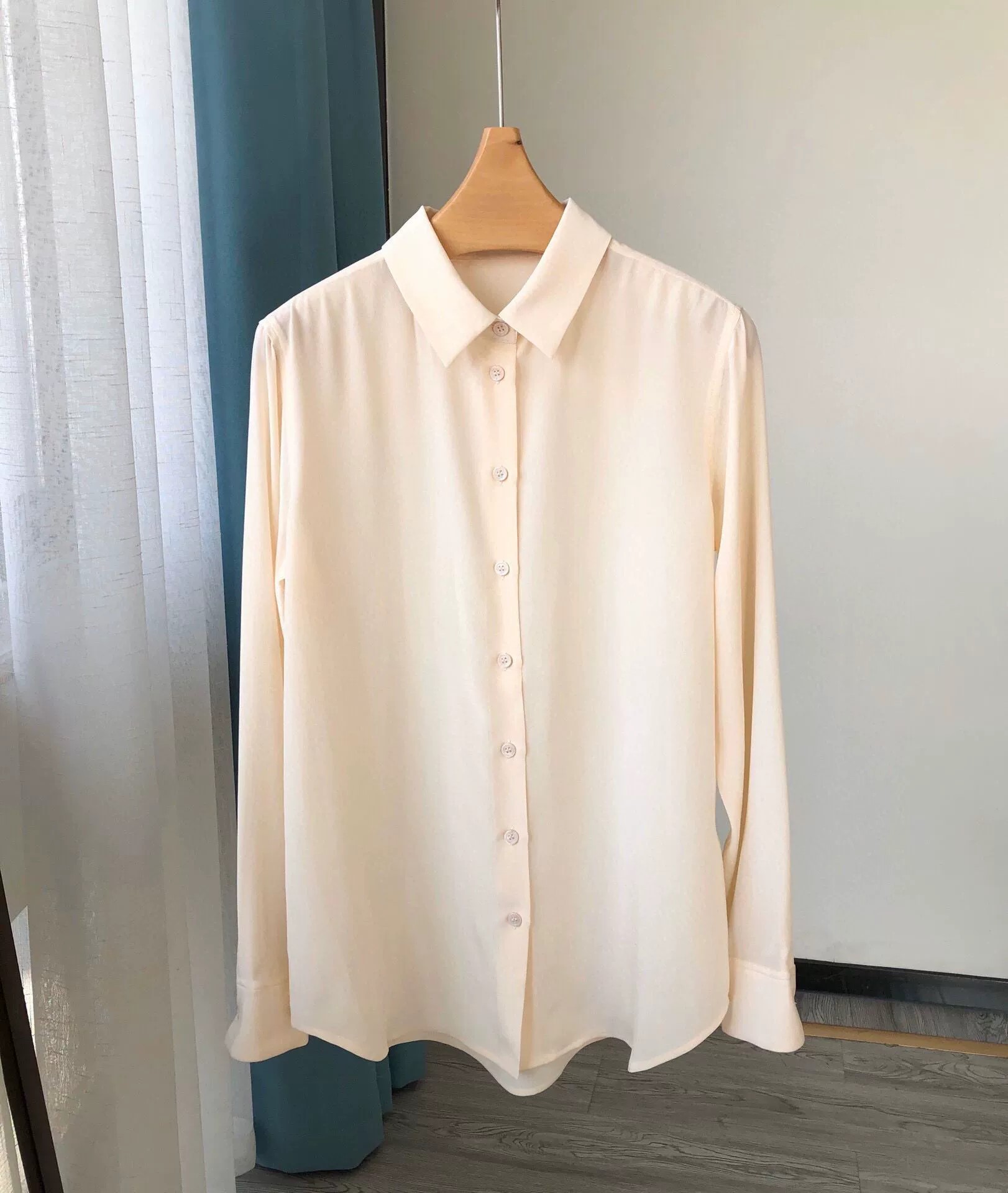 Femmes haut de gamme classique couleur unie 100% soie véritable T-Shirts soyeux sable lavé mûrier soie à manches longues Blouses hauts élégants