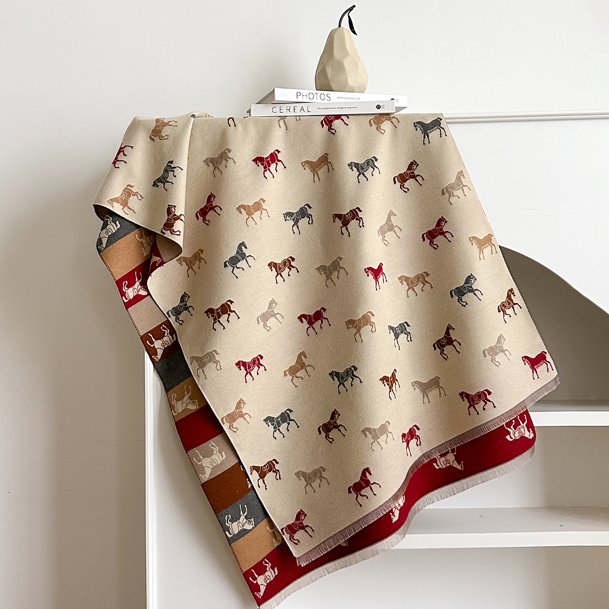 Dernière conception élégance cheval imprimé écharpe Pashmina doux chaud frange Pashmina châle hiver résistant au froid coupe-vent couverture Scraf