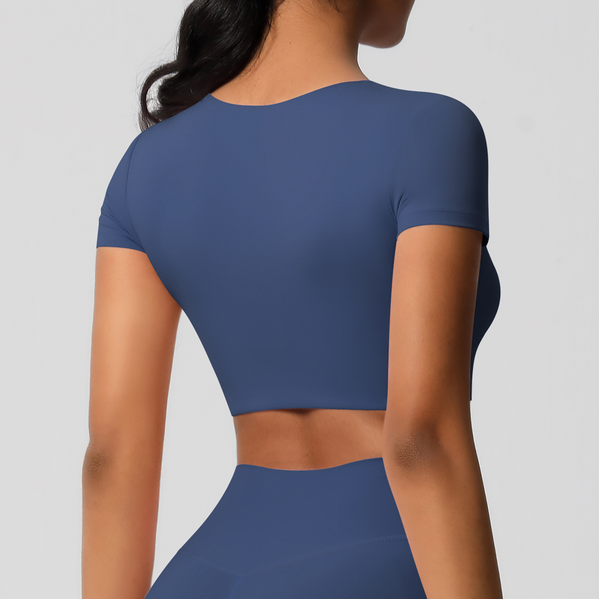 T-shirt de sport à manches courtes et col rond pour femme, vêtement d'été rembourré, respirant et extensible