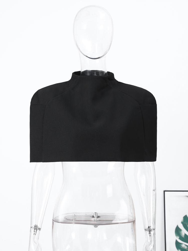 T-shirt élégant noir pour femme, coupe courte, avec épaulettes, col montant et manches courtes, style châle, collection Printemps-Été 2026, pour soirée