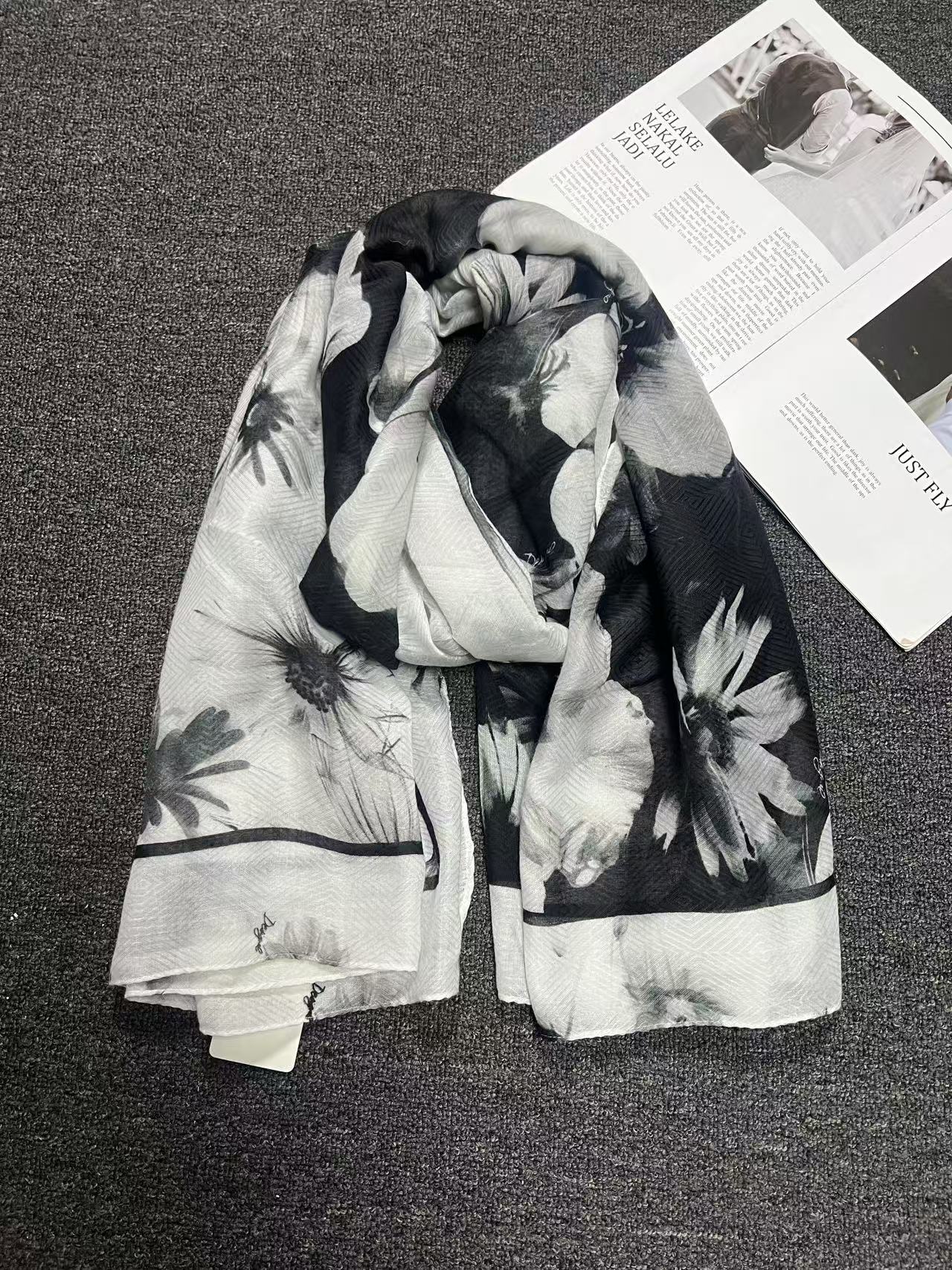 Commerce extérieur commande originale mode espagnole nouveau produit tricoté broderie imprimé extérieur plage parasol écharpe pour femme