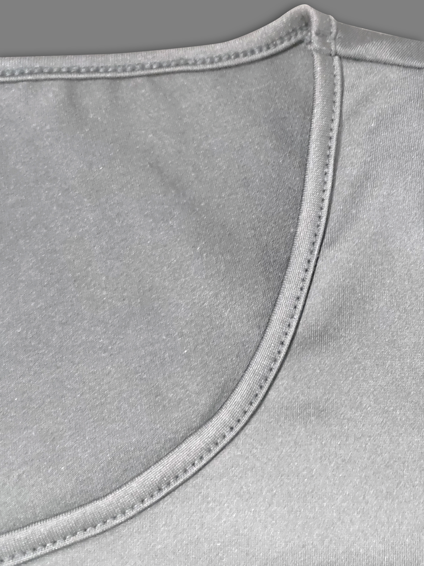 Robe courte tendance et polyvalente pour femmes, idéale pour l'été et l'automne, convient pour les loisirs quotidiens et les trajets domicile-travail.