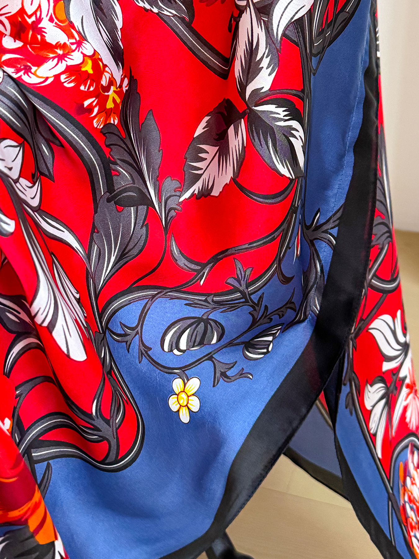 Ensemble Abaya et Foulard en Satin à Imprimé Floral Vintage, Kaftan Ample à Manches Chauve-Souris pour Femmes Musulmanes, Idéal pour l'Été, le Quotidien, la Plage et les Vacances