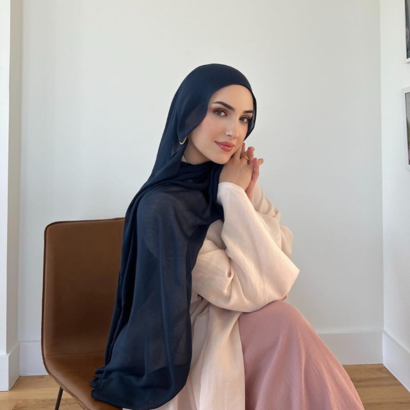 2024 doux rayonne coton musulman Hijabs pour femmes écharpe plaine châles Femme Musulman Viscose rayonne foulard islamique Turban bandeau