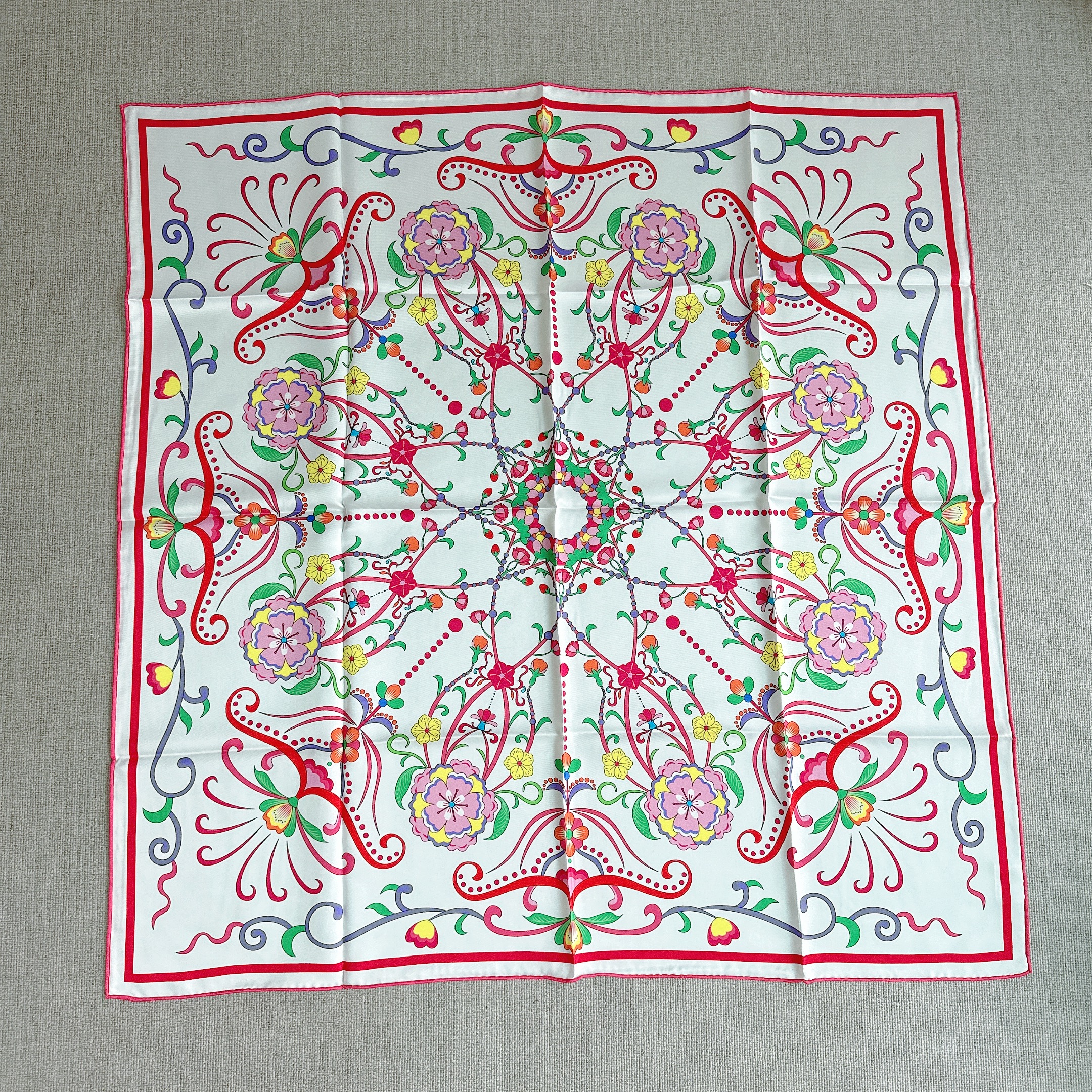 Foulard 100% Soie Rose Brumeux de Luxe, Foulard de Créateur 90cm, Hijabs et Châles pour Femmes Élégantes, Bandana, Foulard Décoratif pour le Cou