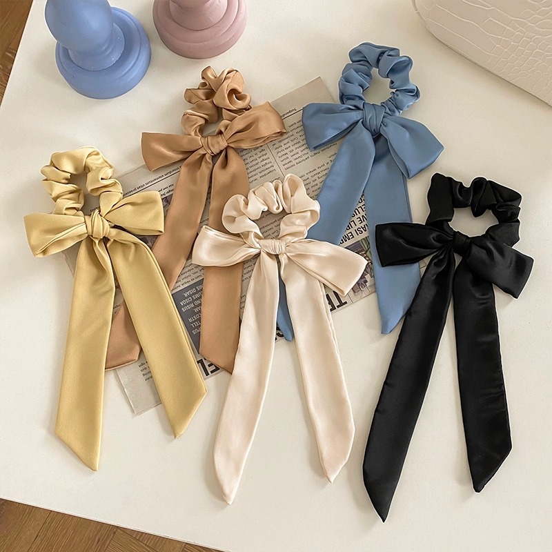 Chouchou en satin avec long ruban pour femme - Élastique à cheveux élégant avec nœud, foulard soyeux pour coiffures d'été