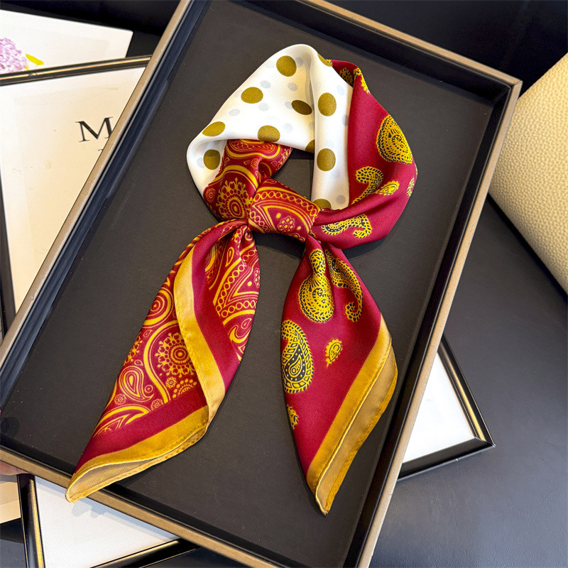 Écharpe de créateur, Hijab en soie, Châle pour femme, Bandana, Bandeau, Foulard à ruban, Foulard de tête, Foulard de cou, Mouchoir, Marques de luxe Femme