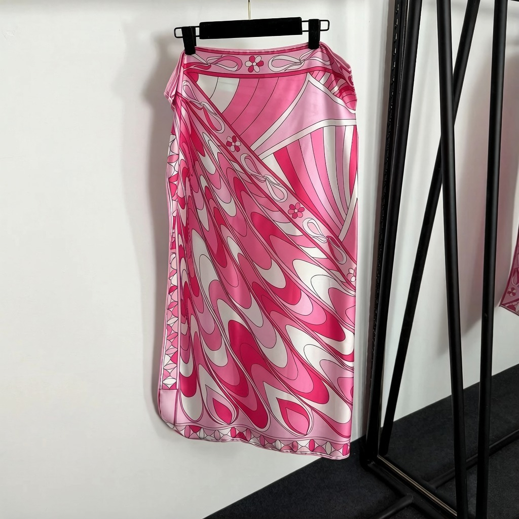 Nouvelle Écharpe en Soie Rose 2026 au Design Tendance avec Logo Signature Lettre, Accessoire de Plage de Luxe pour Femme