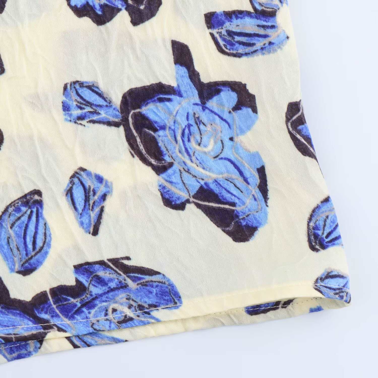Jupe décontractée en satin imprimé pour femme, longueur midi, coupe trapèze, texture soyeuse, style urbain, tendance euro-américaine, saison estivale