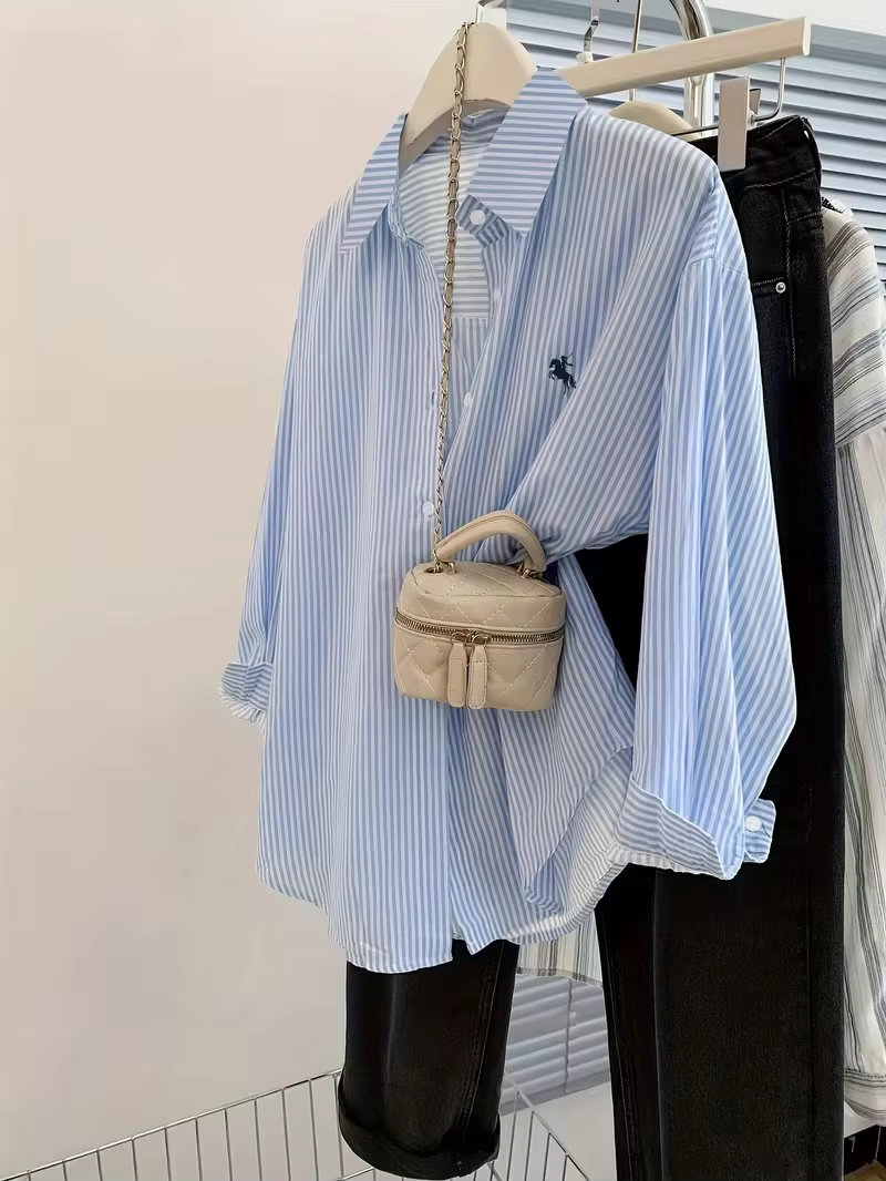 Chemisier à manches longues pour femmes, chemise décontractée à manches longues avec imprimé rayé et boutonnage frontal.