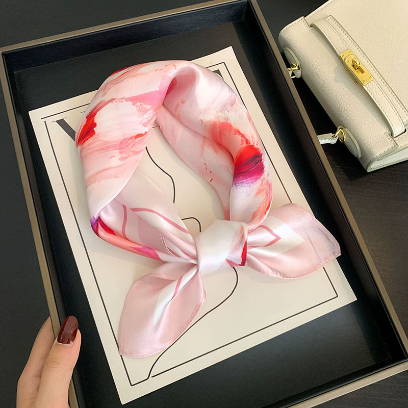 Foulard 100% Soie Bandana Carré Femme Écharpe de Printemps Mode Luxe Haute Qualité Bandeau Hijab Châles 2026