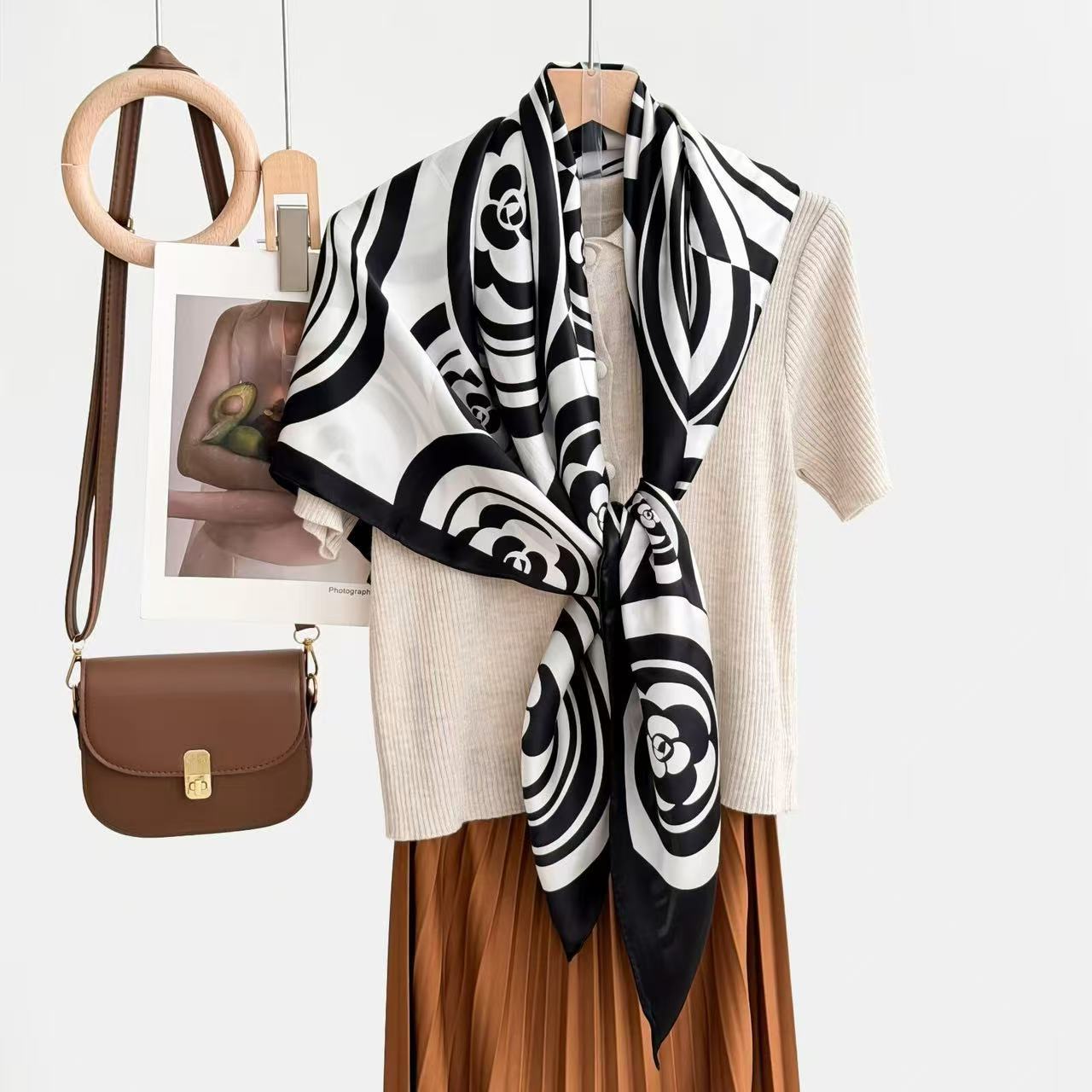 Nouvelle Écharpe en Soie Tendance 2026 100% Soie de Mûrier Collection Chaleur pour Femme Cadeau du Festival du Printemps pour Aînés Style Carré Polyvalent