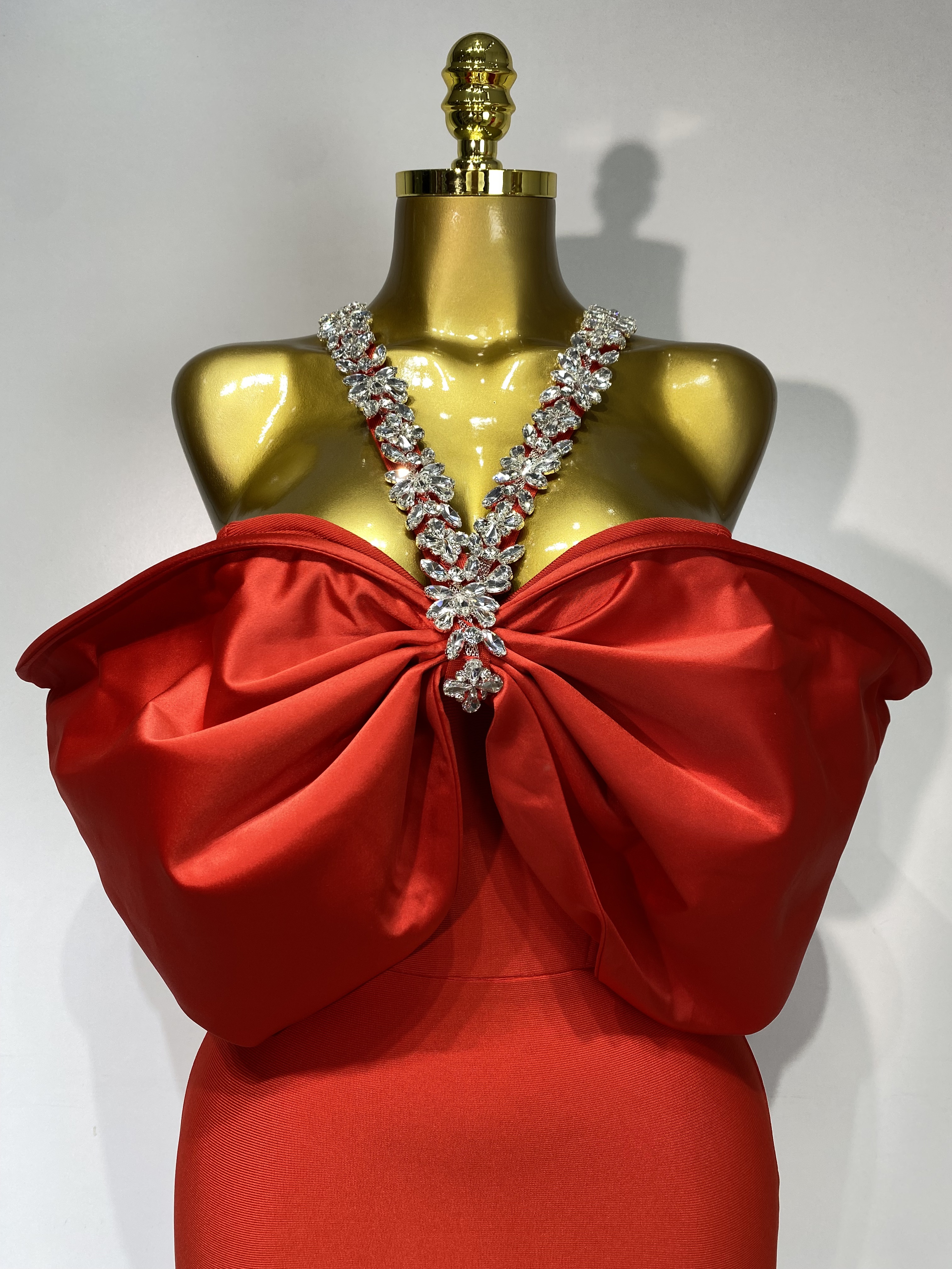Femmes Sexy élégant licou hors de l'épaule cristal moulante longue robe de pansement discothèque soirée de luxe robe d'anniversaire