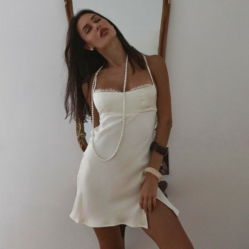 Robe Courte de Soirée en Satin de Luxe avec Dentelle, Col Carré, Dos Nu Sexy, Fente Latérale à Nouer, Coupe Ajustée et Fluide, Robe Camisole Courte, Nuisette