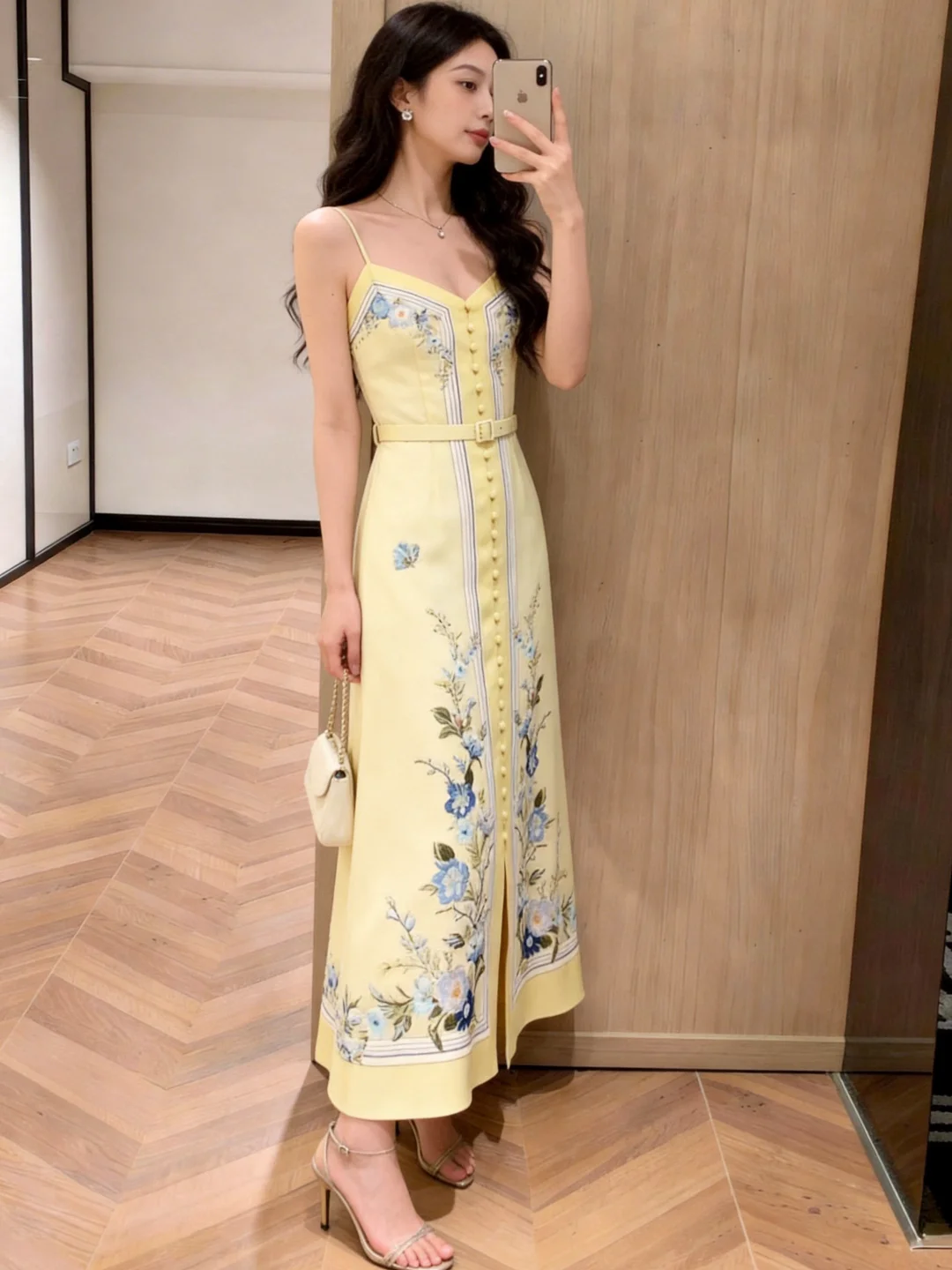 Robe longue d'été pour femme, nouvelle collection, imprimé floral, boutons sur le devant, avec ceinture, coupe ajustée, sans manches, style camisole