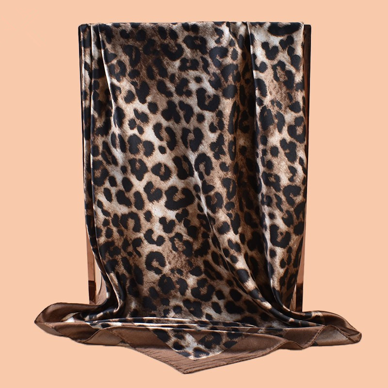 Foulard carré en satin imprimé léopard de luxe pour femme, écharpe de tête, châle, bandana, 90 cm