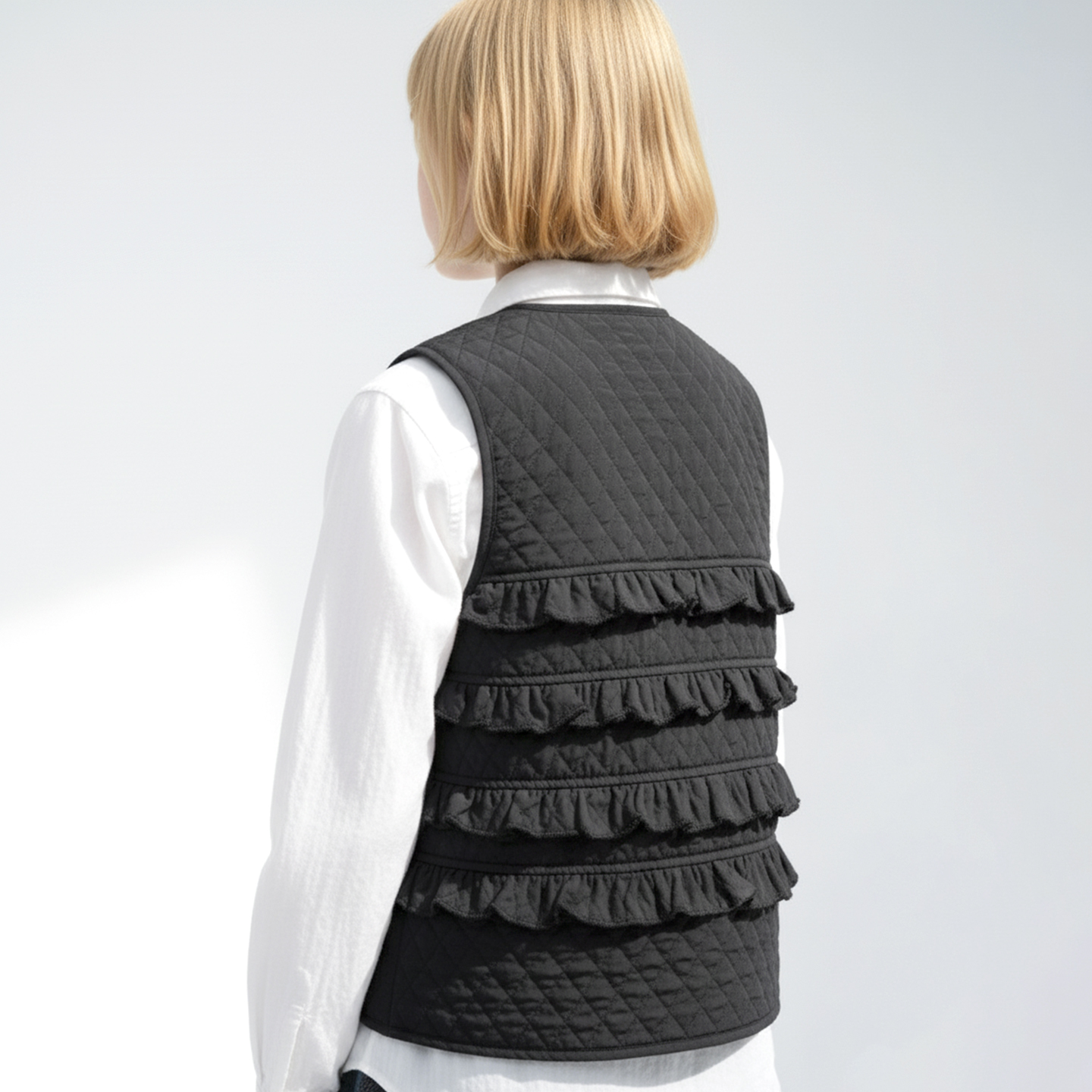 imakokoni Vêtement Femme, Veste Décontractée Sans Manches Noire Matelassée avec Volants 3D et Bordure en Dentelle, Haut d'Automne pour Femmes