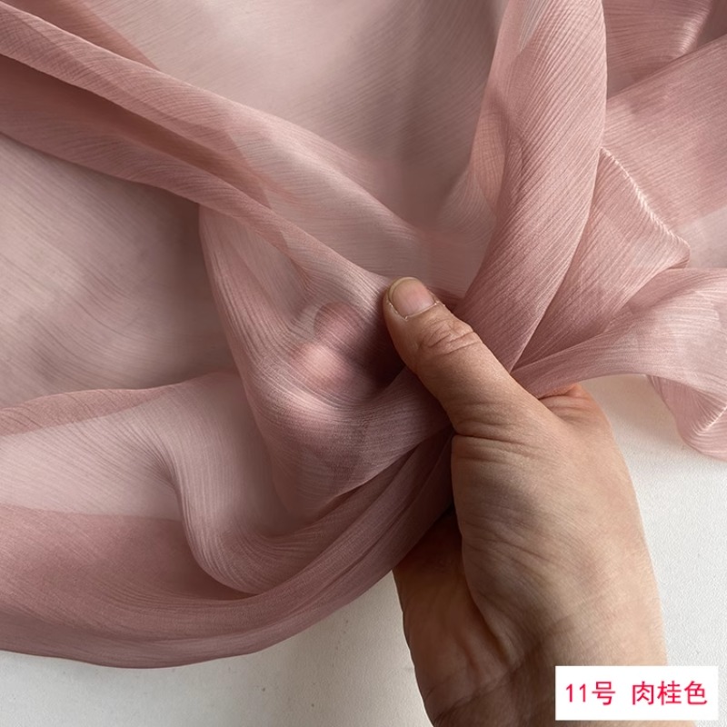 Tissu Georgette lisse en soie de 140Cm de large, tissu fin Transparent de couleur unie plissé en soie de mûrier pour robe, vente en gros
