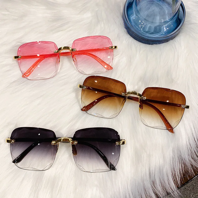 Lunettes de soleil carrées sans monture pour femmes et hommes, nuances de soleil dégradées d'été pour les vacances, les voyages à la plage, étui à lunettes non inclus