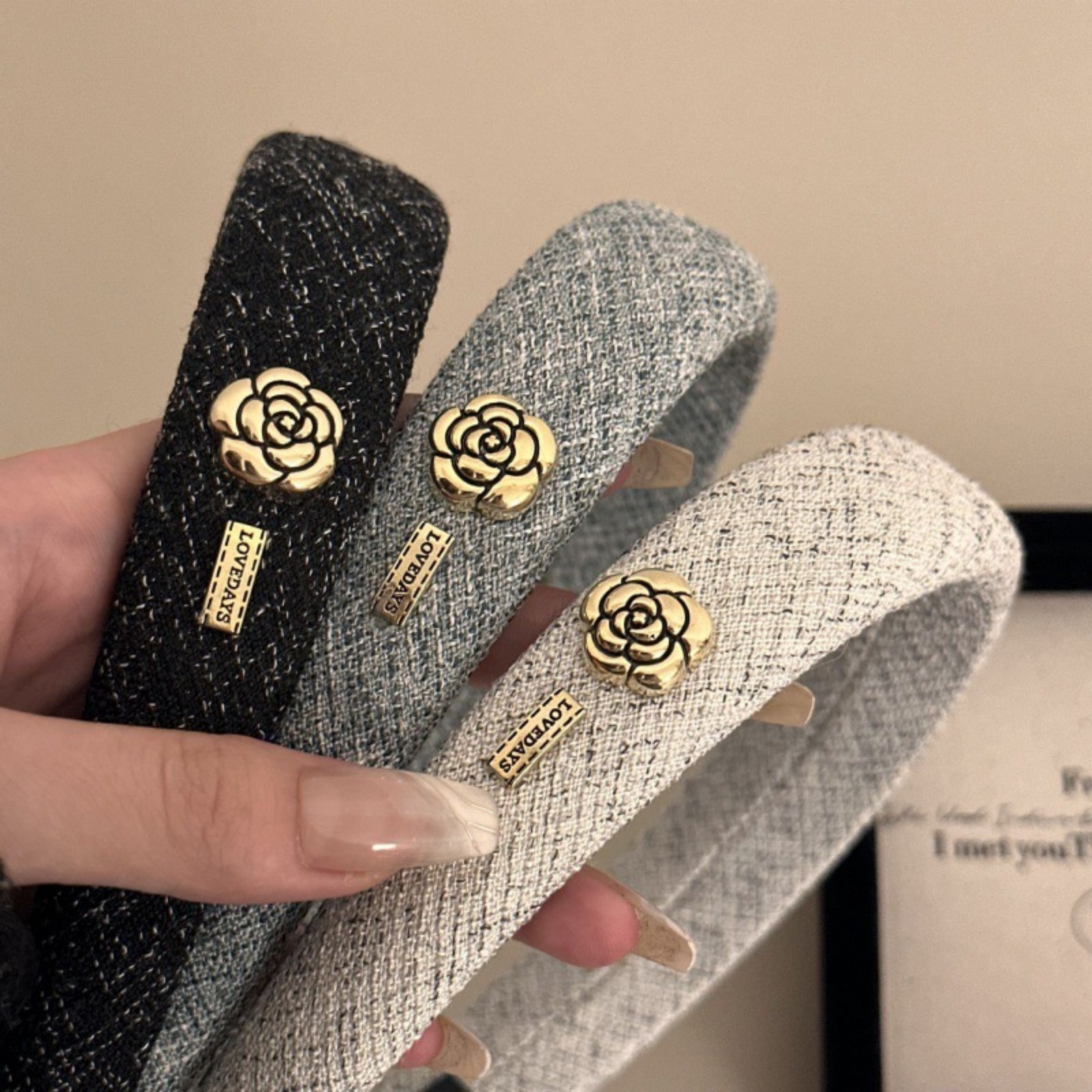 1PC Bandeaux rembourrés décoratifs Camellia pour femmes, bandeaux texturés vintage, accessoire de cheveux élégant et luxueux pour le quotidien et la coiffure