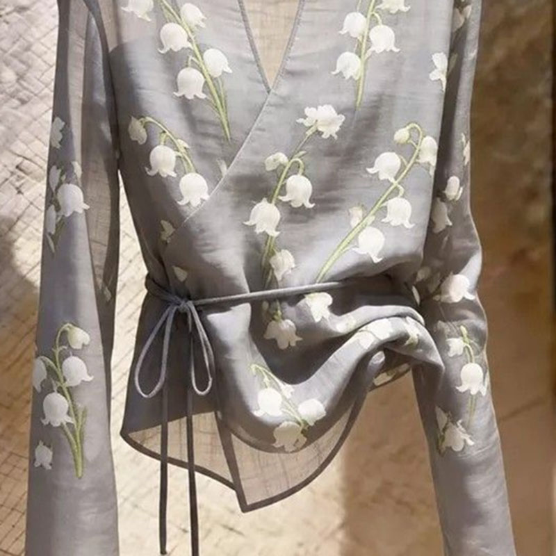 Chemisier élégant pour femme, nouvelle collection été 2026, col en V, design français, imprimé, style tempérament