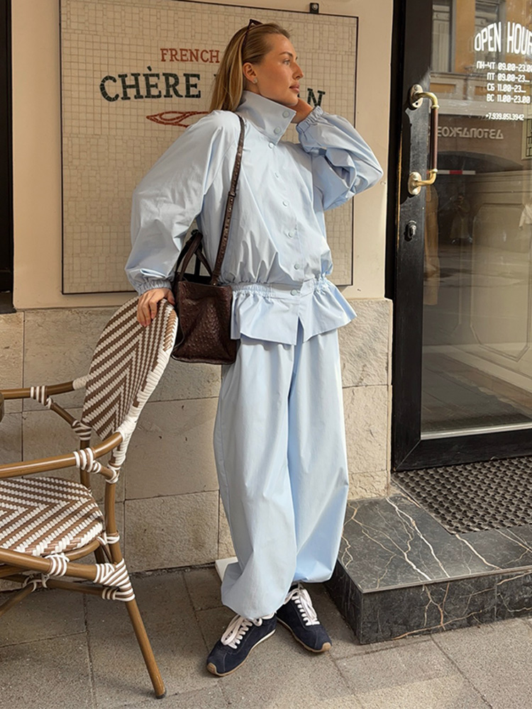 Ensemble décontracté pour femme : veste fine à col montant et volants, pantalon ample à nouer aux chevilles – Collection Automne 2026