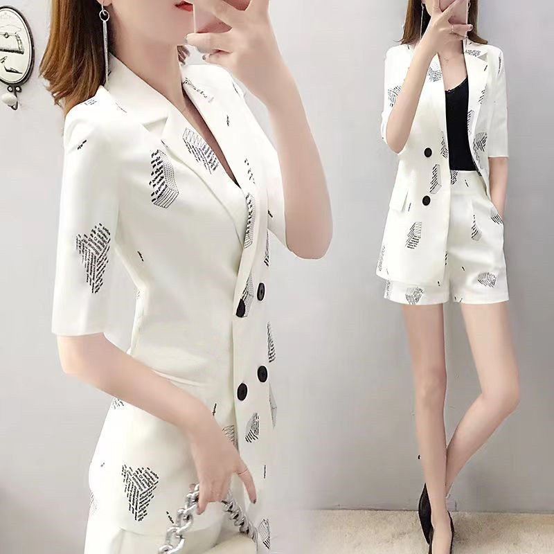 Costume pour femmes, nouveaux vêtements d'été 2021, mode Style coréen, motif blanc imprimé, veste, manteau, haut et short, ensemble 2 deux pièces pour femmes