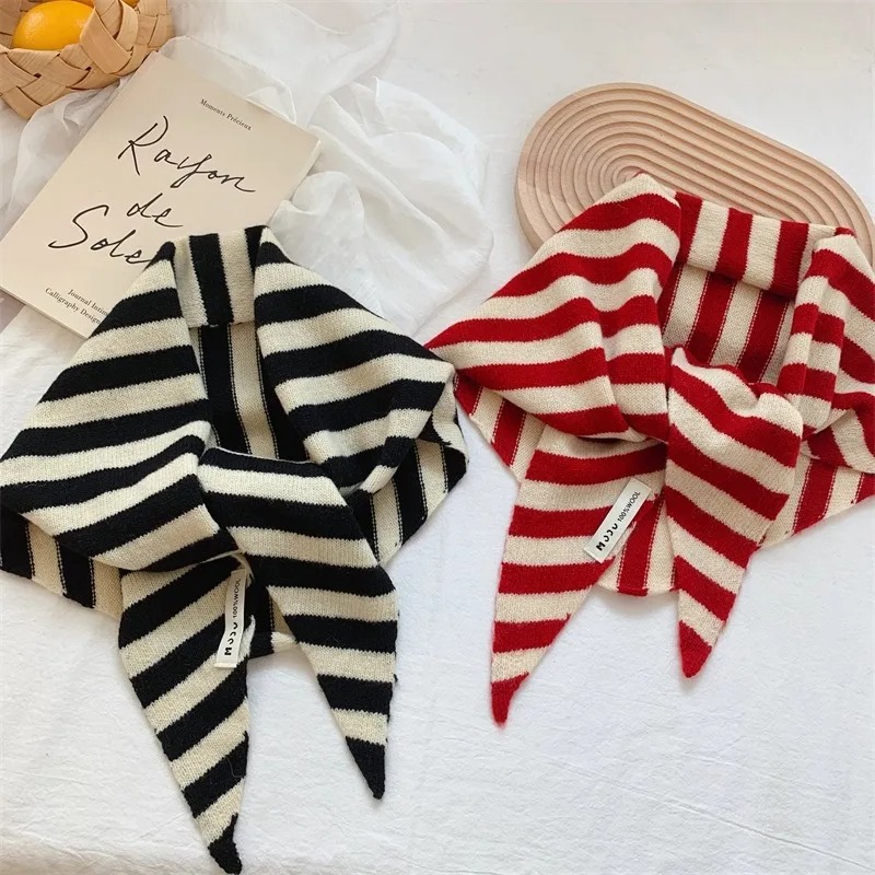 Écharpe Triangulaire à rayures coréennes 100% laine, foulard Triangulaire pour hommes et femmes, foulard de Niche britannique tricoté, écharpe chaude multifonctionnelle