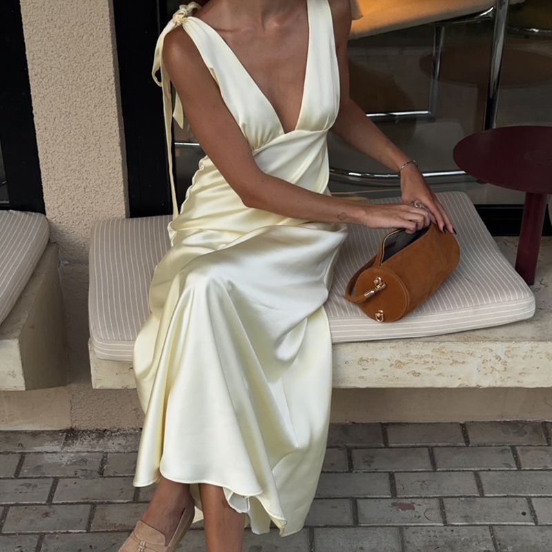Nouvelle Robe de Soirée d'Été Taille Haute pour Femme, Sexy, Col Double en V, Sans Manches, à Lacets, en Satin Élégant Couleur Unie, Coupe Ajustée