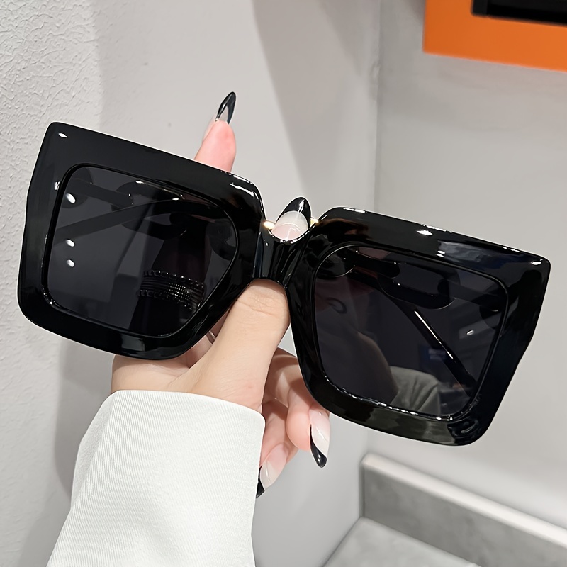 Lunettes de soleil carrées de luxe pour femmes, décontractées, couleur bonbon, anti-reflets, pour la plage, les fêtes et les voyages