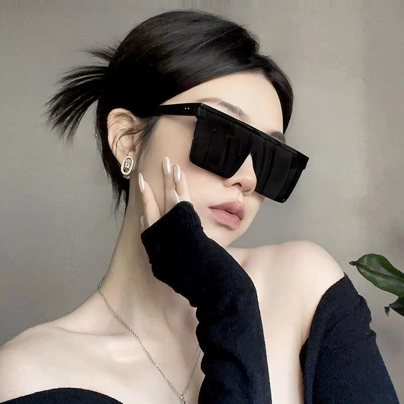 Lunettes de soleil carrées pour hommes et femmes, tendance mode vintage, protection UV, noir argenté, lunettes de soleil cool, montures pour hommes et femmes 2026