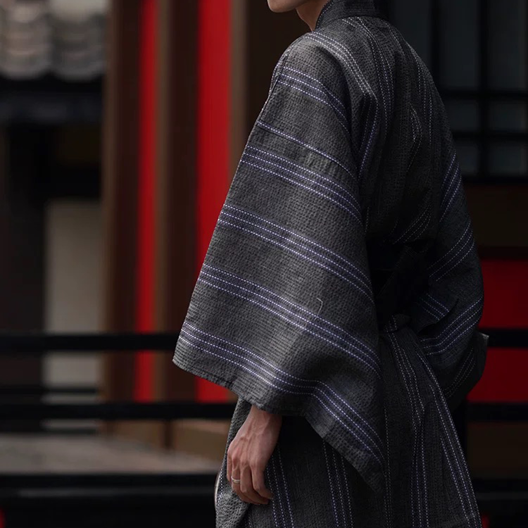 Été gris japonais traditionnel samouraï Kimono pour hommes Yukata Robe de bain Hekoobi Style ample Homewear ceinture longue Robe coton