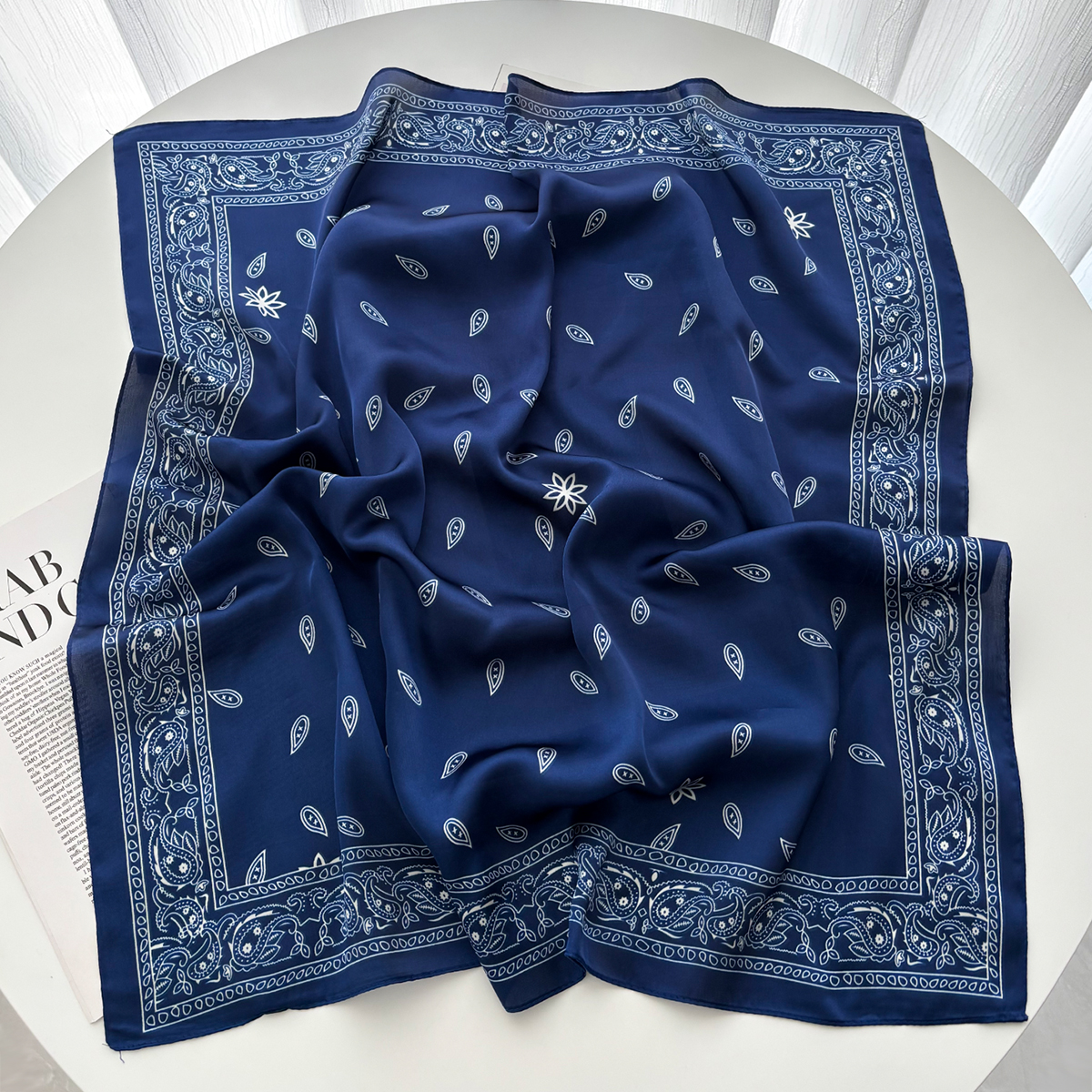 Mode impression femmes carré écharpe soie sentiment foulard Bandana dame printemps châle foulards enveloppement tête foulard bandeau de cheveux cravates