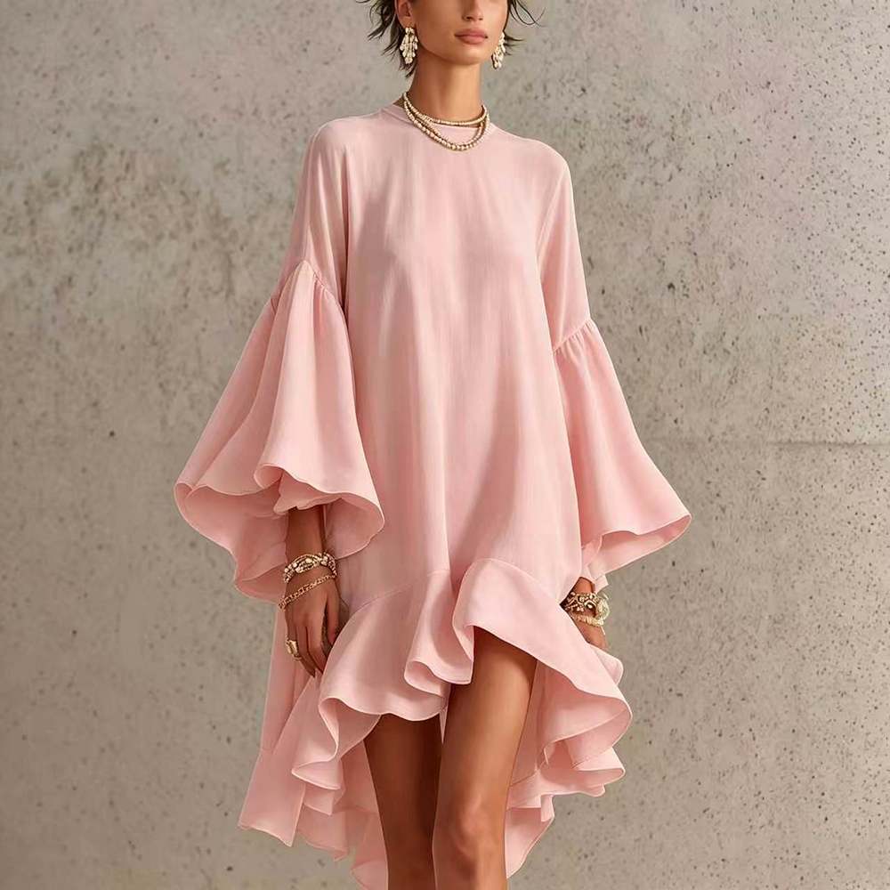Robe mini élégante en mousseline pour femme, unie, col rond, manches longues évasées, coupe ample, ourlet asymétrique à volants, style chic urbain pour l'été