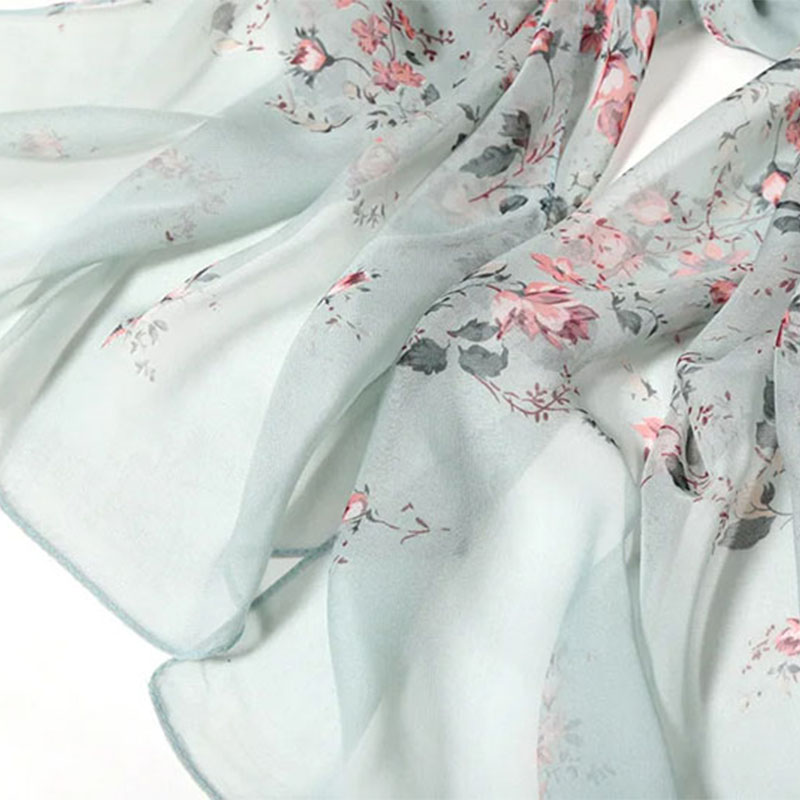 Foulard en mousseline de soie imprimé à petites fleurs pour femmes, serviette de plage multifonctionnelle, châle fin et respirant