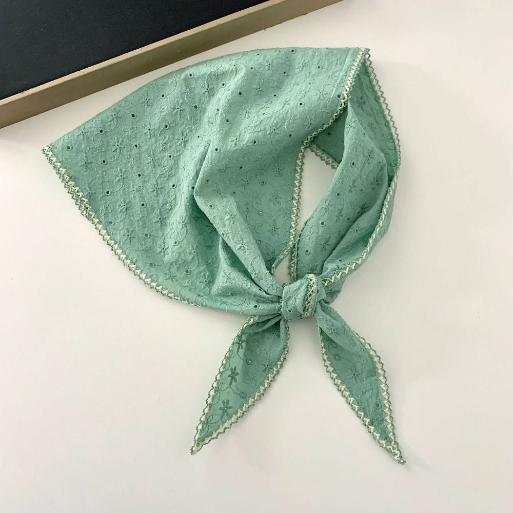 Écharpe en soie brodée de fleurs, douce, vintage, triangulaire, confortable et respirante, pour le cou et la tête, idéale pour l'été