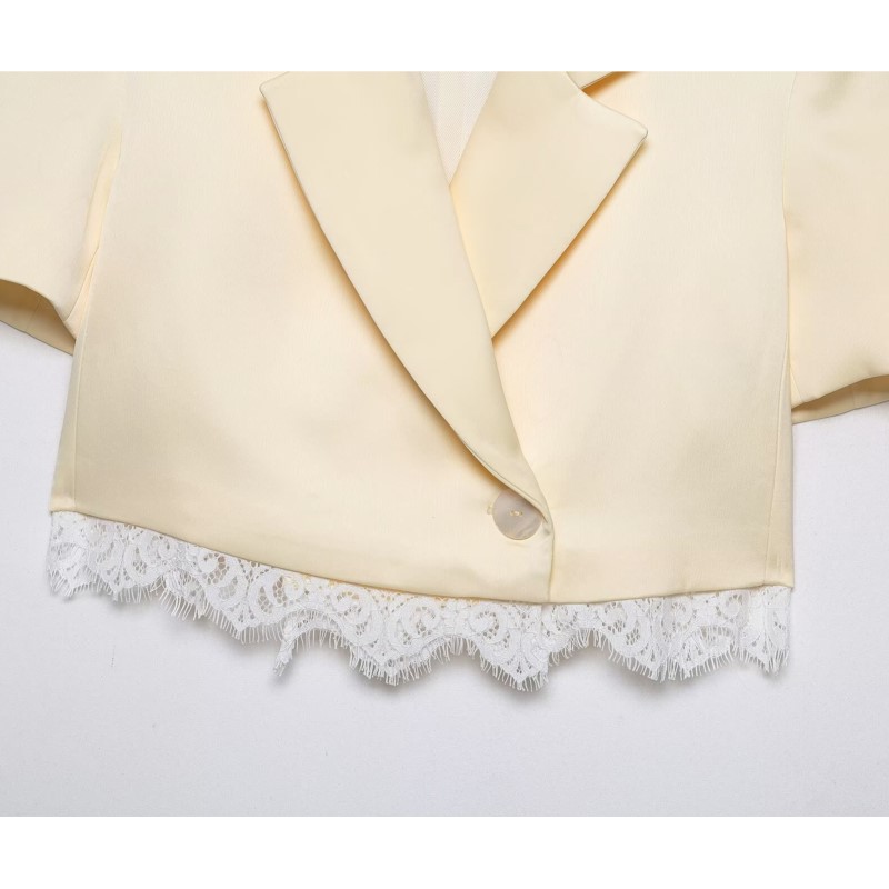 Ensemble jupe en satin pour femme, collection Printemps 2026, 2 pièces : Blazer court croisé et jupe-short contrastante en dentelle, tenue féminine
