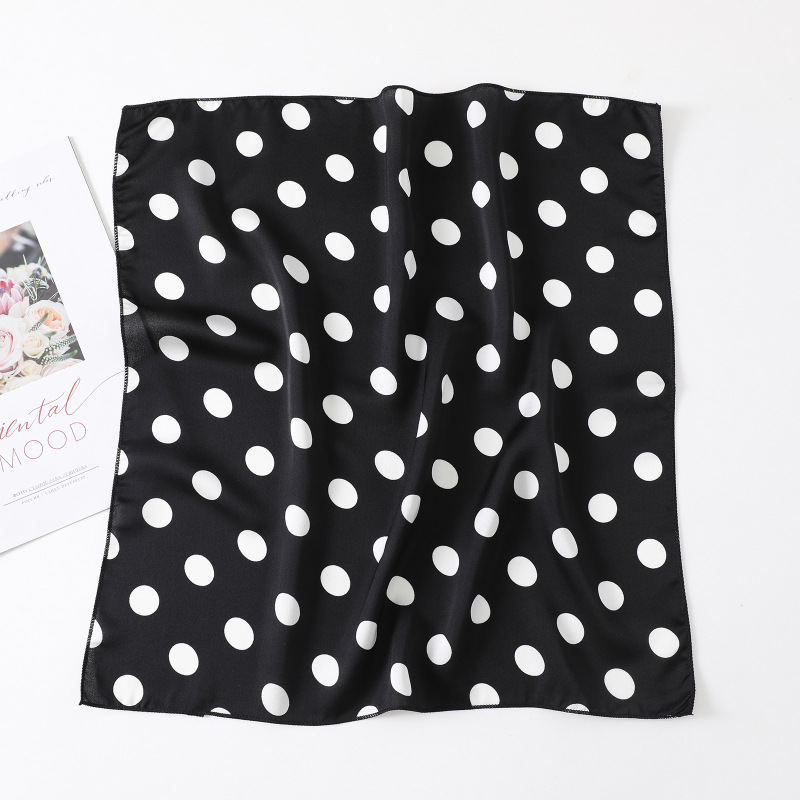 Nouveau Foulard Carré d'Été pour Femme, Foulard en Soie Imprimé, Écharpe Décorative, Foulard à Rayures et Motifs Animaux de Dessin Animé