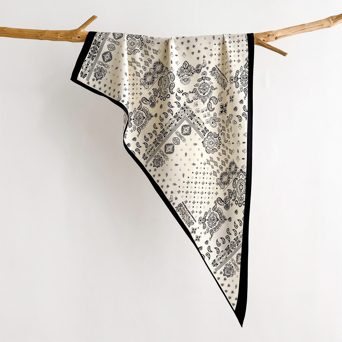 Écharpes en satin doux imitation soie, foulards carrés imprimés Paisley pour femmes, bandanas, hijab de luxe, foulards élégants, châles