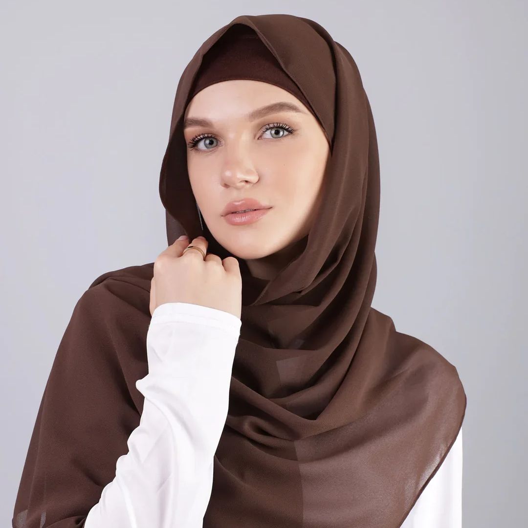 Nouvelle mode musulmane en mousseline de soie Hijab correspondant couleur avec sous-capuchon 2 pièces ensemble même couleur foulards intérieurs pour les femmes