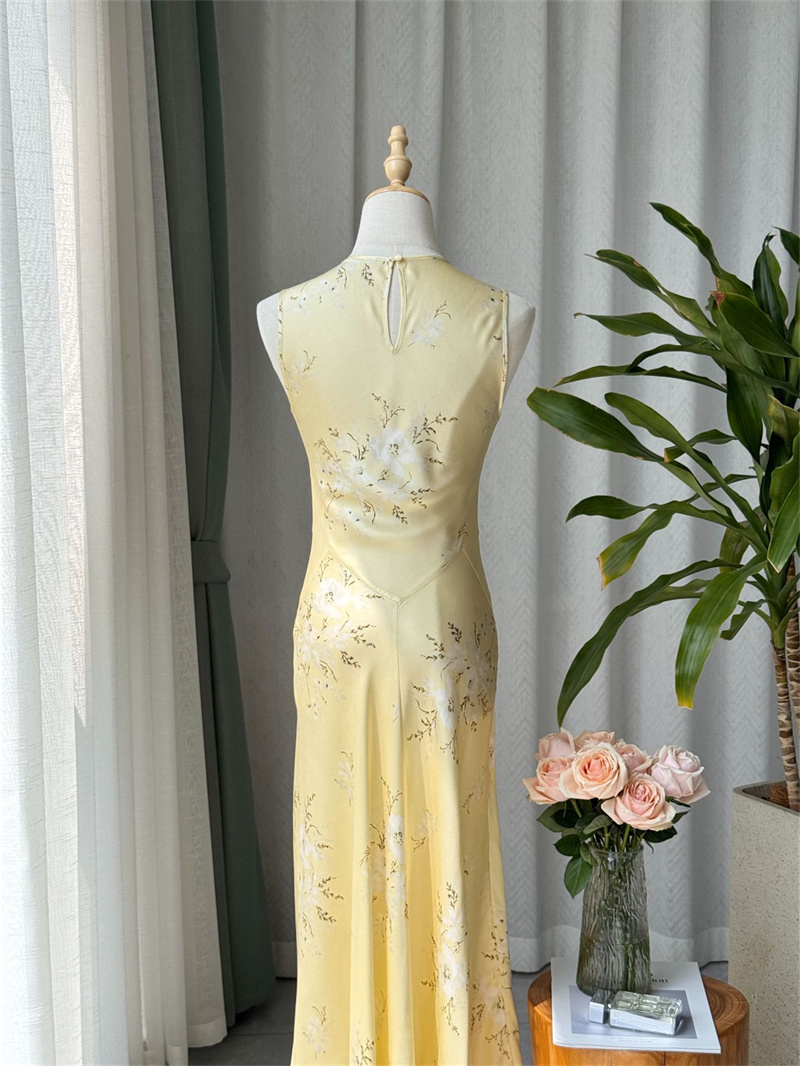 Robe en satin à imprimé floral 100% soie pour femmes, nouvelle collection été, col en V, sans manches, coupe ajustée, jaune, robe midi style A