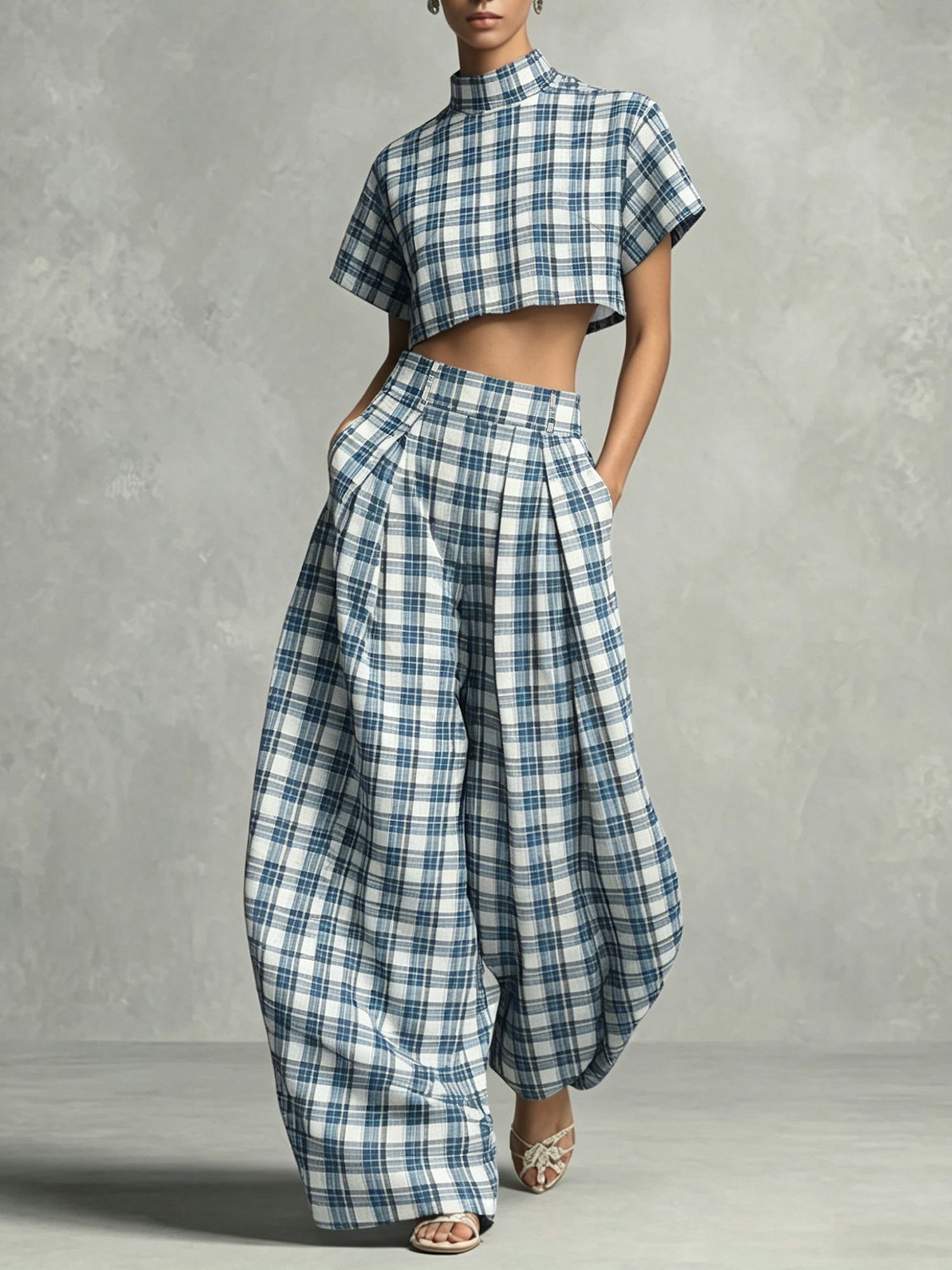 Ensemble deux pièces à carreaux bleus pour femmes, haut court à col montant, pantalon large à taille haute, tenue décontractée élégante