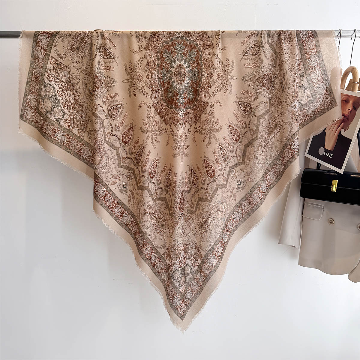 Écharpes de plage 130*130cm, grand châle pour femmes, écharpe de luxe à imprimé paisley, respirante pour l'été et le printemps, hijab élégant