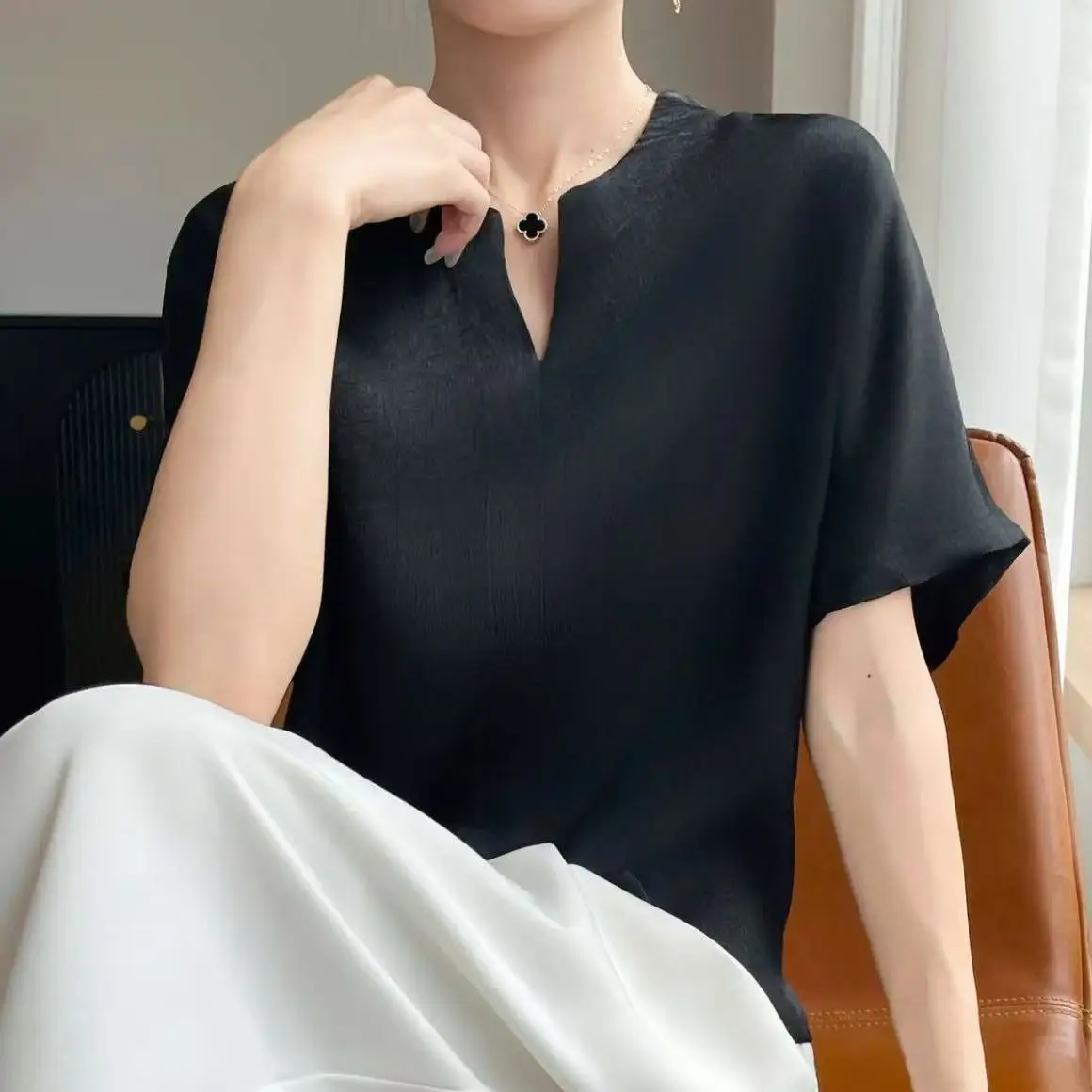 Chemise en soie col en v à manches courtes chemise en soie nouvel été couleur unie haut ample