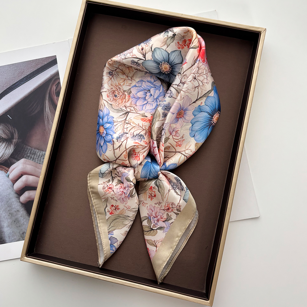 Foulard carré de luxe pour femmes, élégant, Hijab, mode, imprimé Floral, châle, tache douce, Imitation soie, Bandana