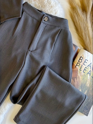 Ensemble de costume pour femme minimaliste et tendance, pantalon élégant et confortable en tissu ajusté