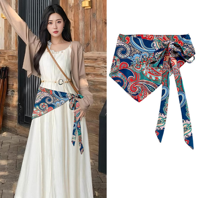 Écharpe triangulaire en soie motif fleur de cajou pour femme, style bohème vintage, foulard enveloppant pour le cou et la tête, idéal pour le quotidien, les voyages, cadeau tendance